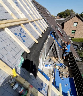 brölingen-referenzen-steildachsanierung-mit-dachgaube-und-dachfenster-10