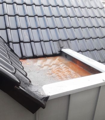 brölingen-referenzen-steildachsanierung-mit-dachgaube-und-dachfenster-22