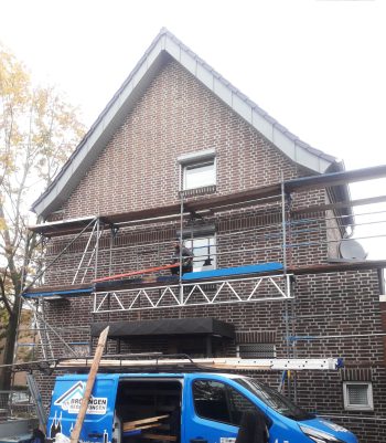 brölingen-referenzen-steildachsanierung-mit-dachgaube-und-dachfenster-27