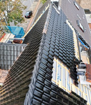 brölingen-referenzen-steildachsanierung-mit-dachgaube-und-dachfenster-32